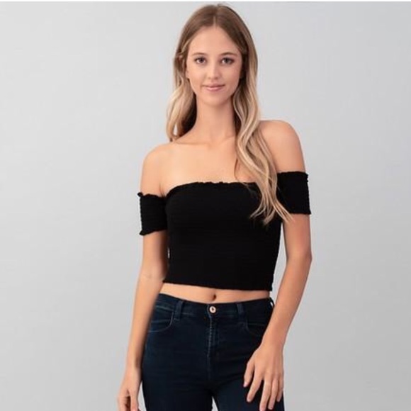 BLACK OFF-THE- SHOULDER SMOCKED TOP - Picture 3 of 8